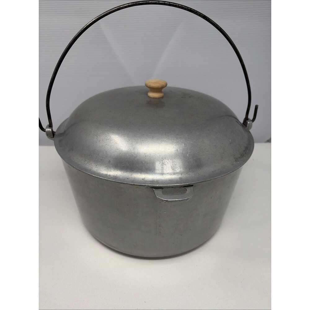 Vtg Majestic Cookware Large Heavy Cast Aluminum Dutch Oven Wood Knob Lid